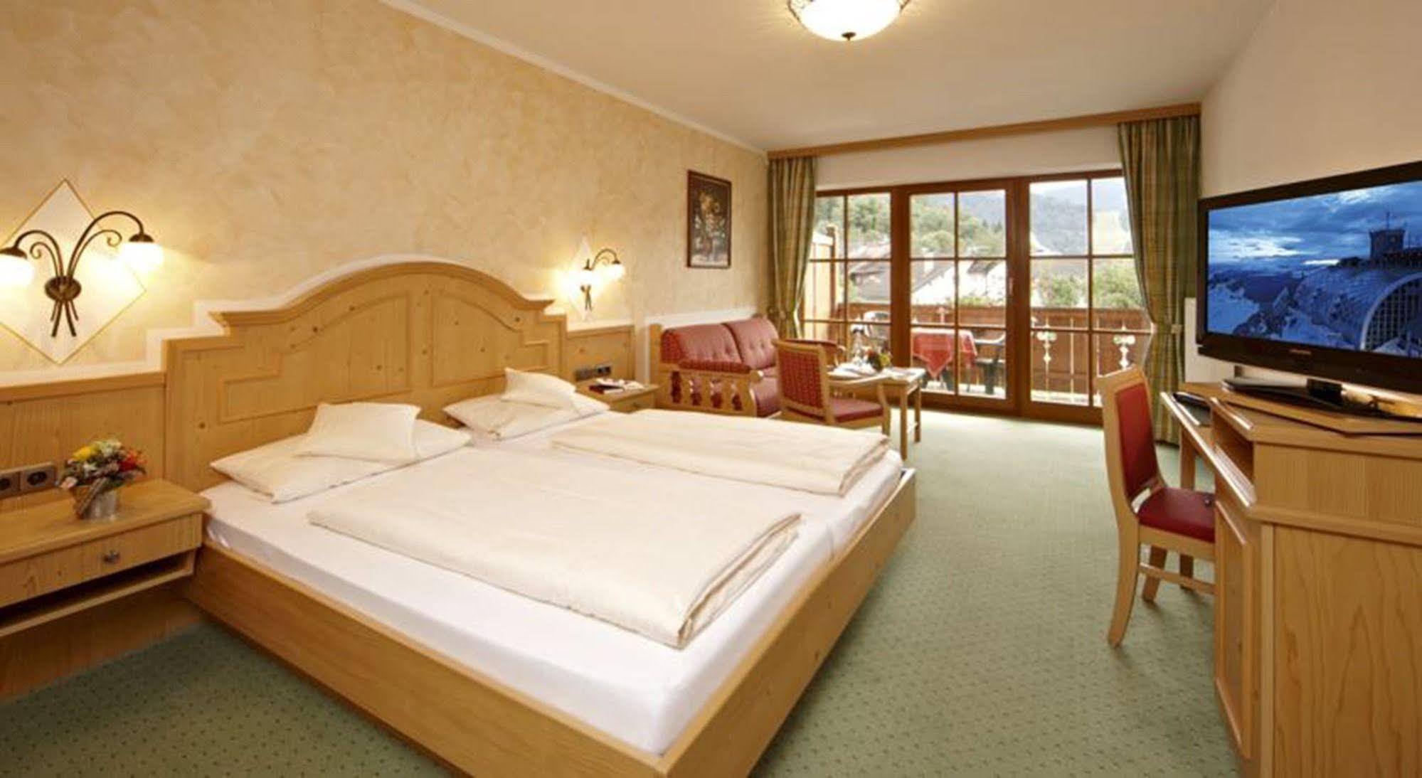 Hotel Schatten جارمش بارتنكيرشن المظهر الخارجي الصورة